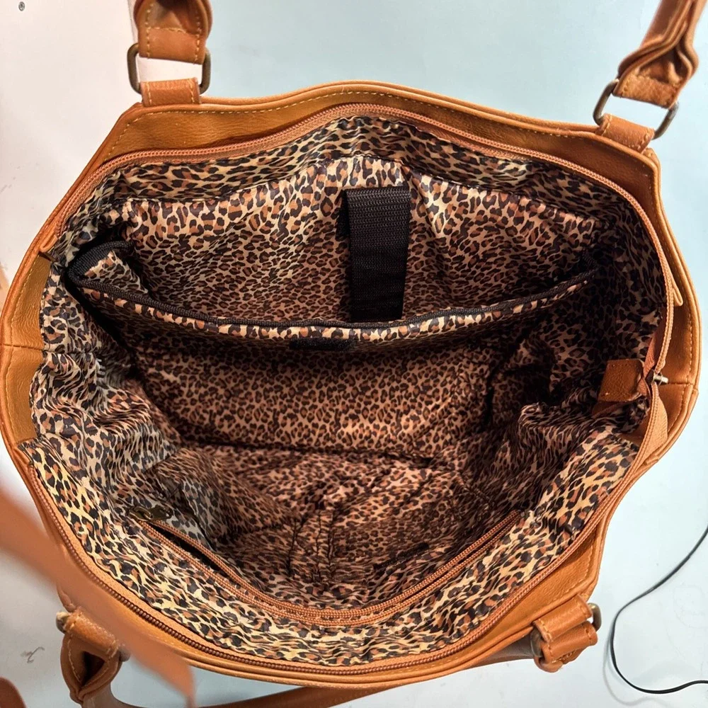 Solo Computer Laptop Bag Messenger Commuter Caramel Color Tote Pockets 17